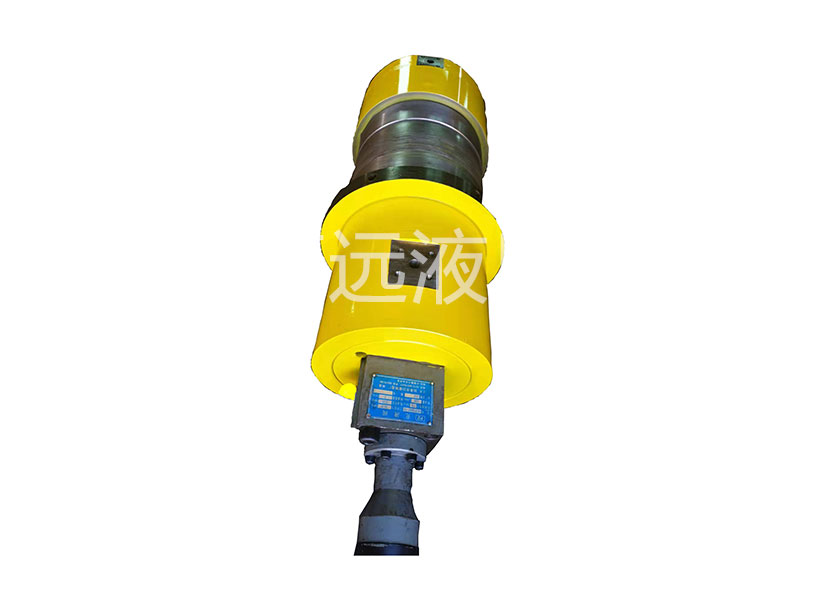 剪切機用帶(dai)充液閥液壓缸D250-450